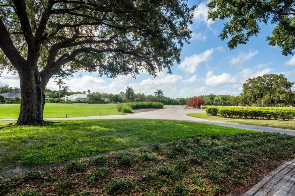 3829 Spruce Pine Drive Valrico FL 33596