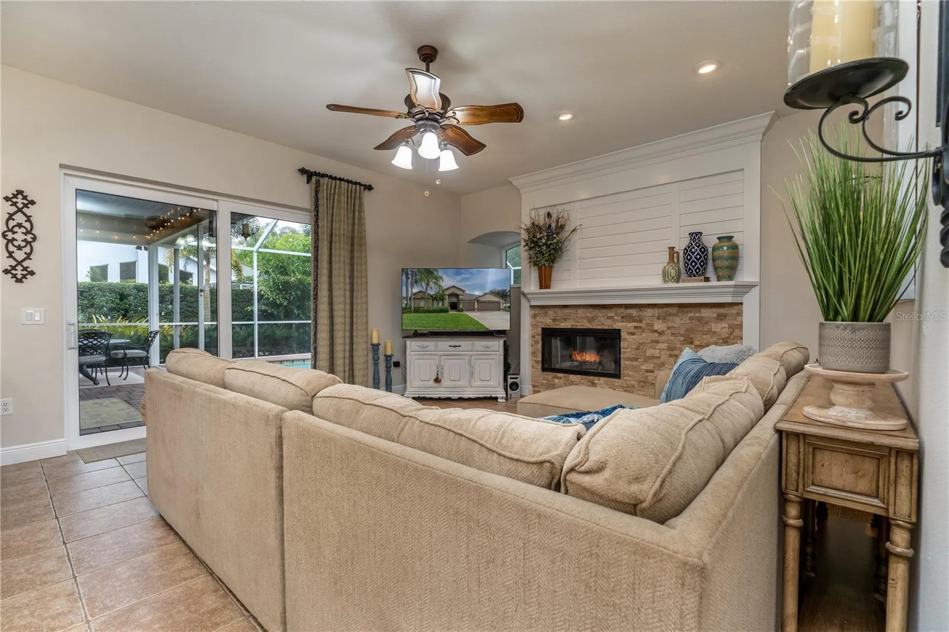 3829 Spruce Pine Drive Valrico FL 33596