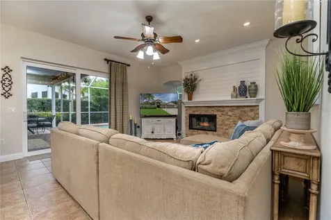 3829 Spruce Pine Drive Valrico FL 33596