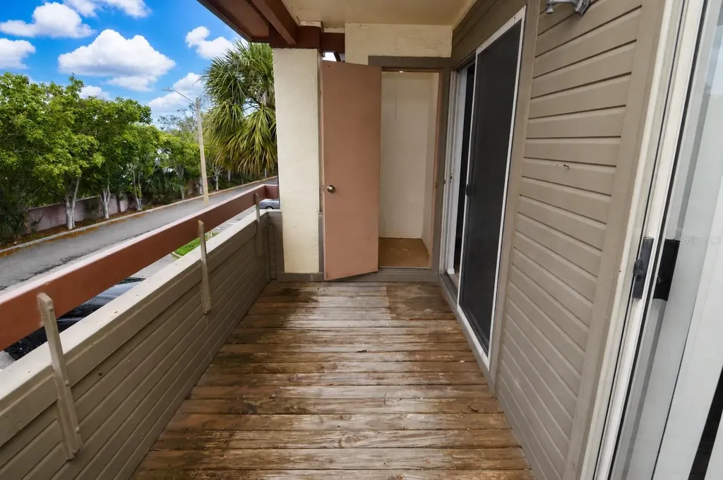10265 Gandy Boulevard N St Petersburg FL 33702