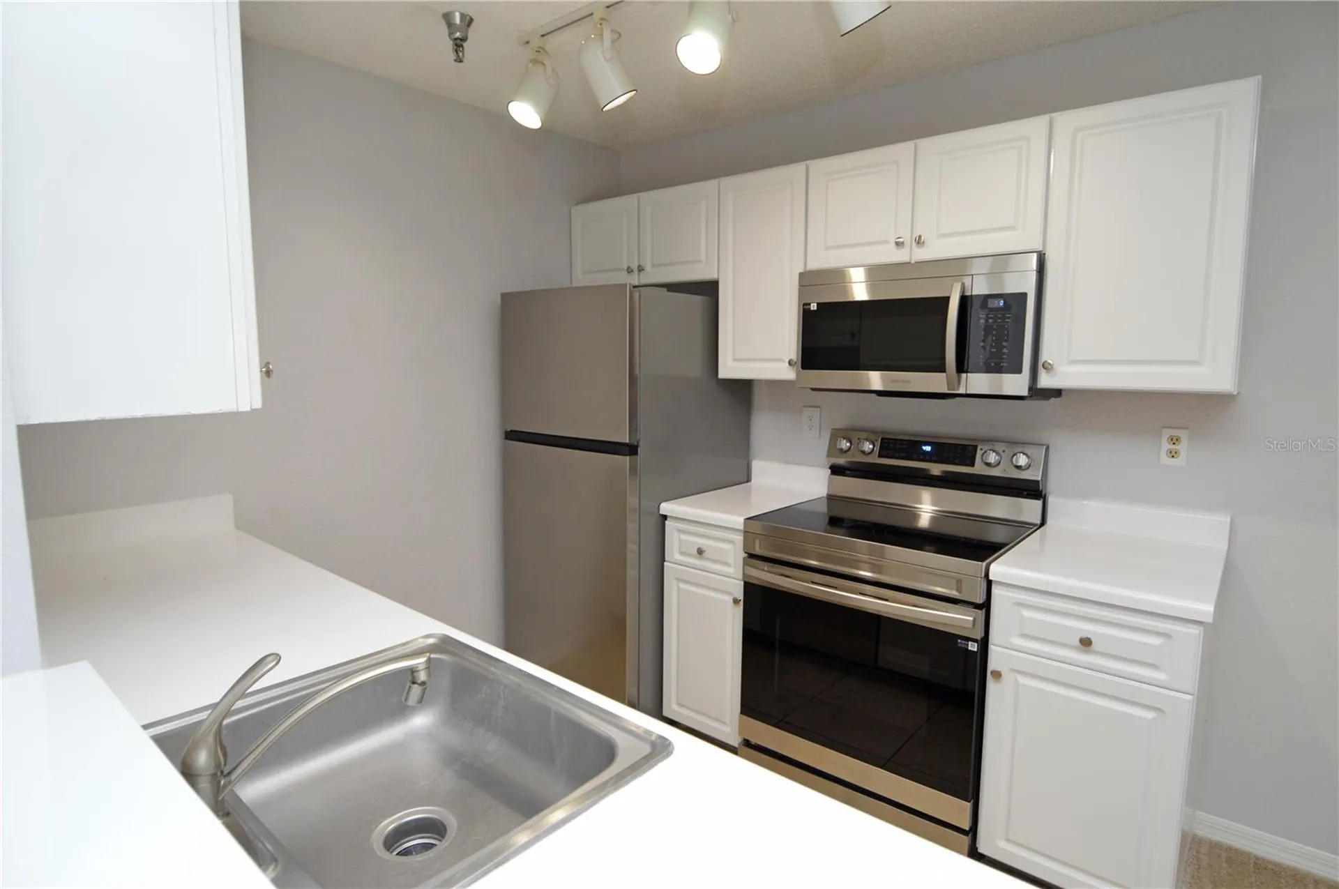 10265 Gandy Boulevard N St Petersburg FL 33702