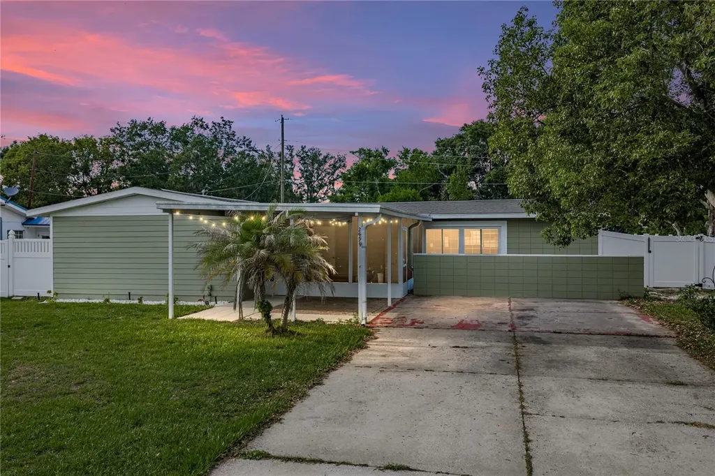 265 W Harbord Street Lake Alfred FL 33850