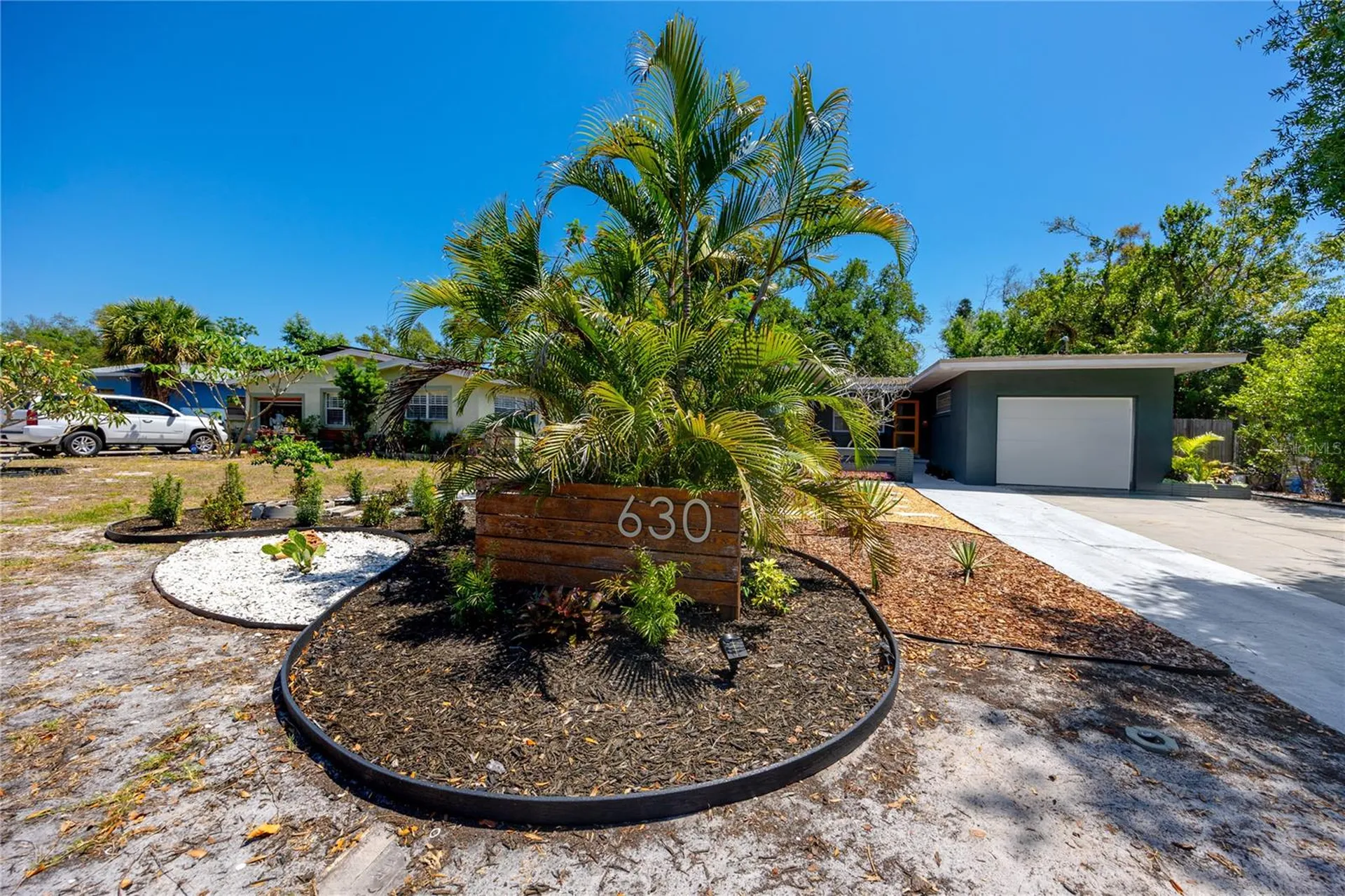 630 Jasmine Way S St Petersburg FL 33705