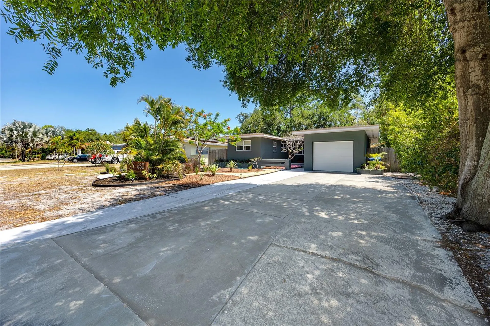 630 Jasmine Way S St Petersburg FL 33705