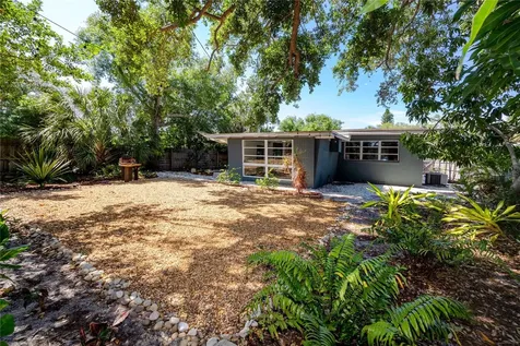 630 Jasmine Way S St Petersburg FL 33705
