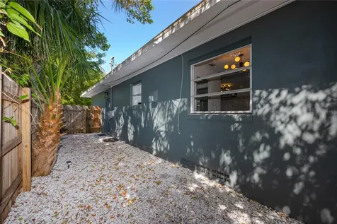 630 Jasmine Way S St Petersburg FL 33705