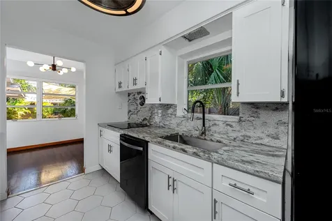 630 Jasmine Way S St Petersburg FL 33705
