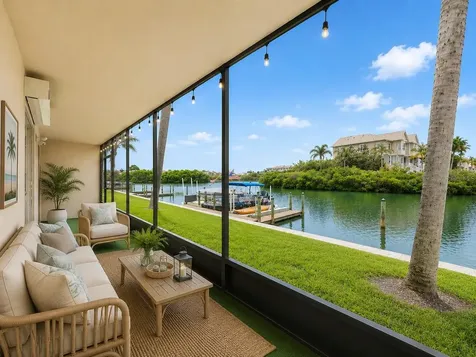 8818 Bay Pointe Drive Tampa FL 33615