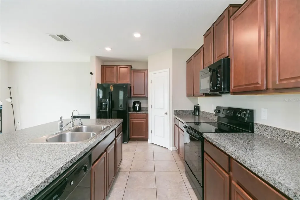 10257 Carloway Hills Drive Wimauma FL 33598