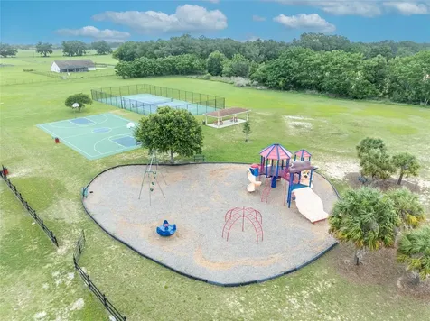 4946 NE 124th Road Oxford FL 34484