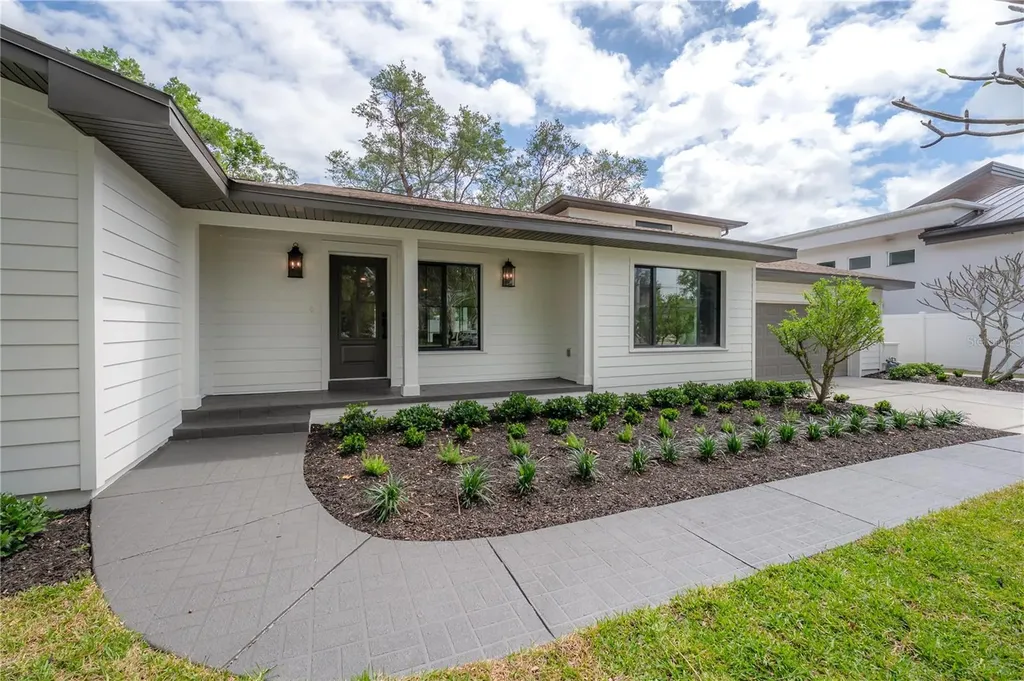 471 W Davis Boulevard Tampa FL 33606
