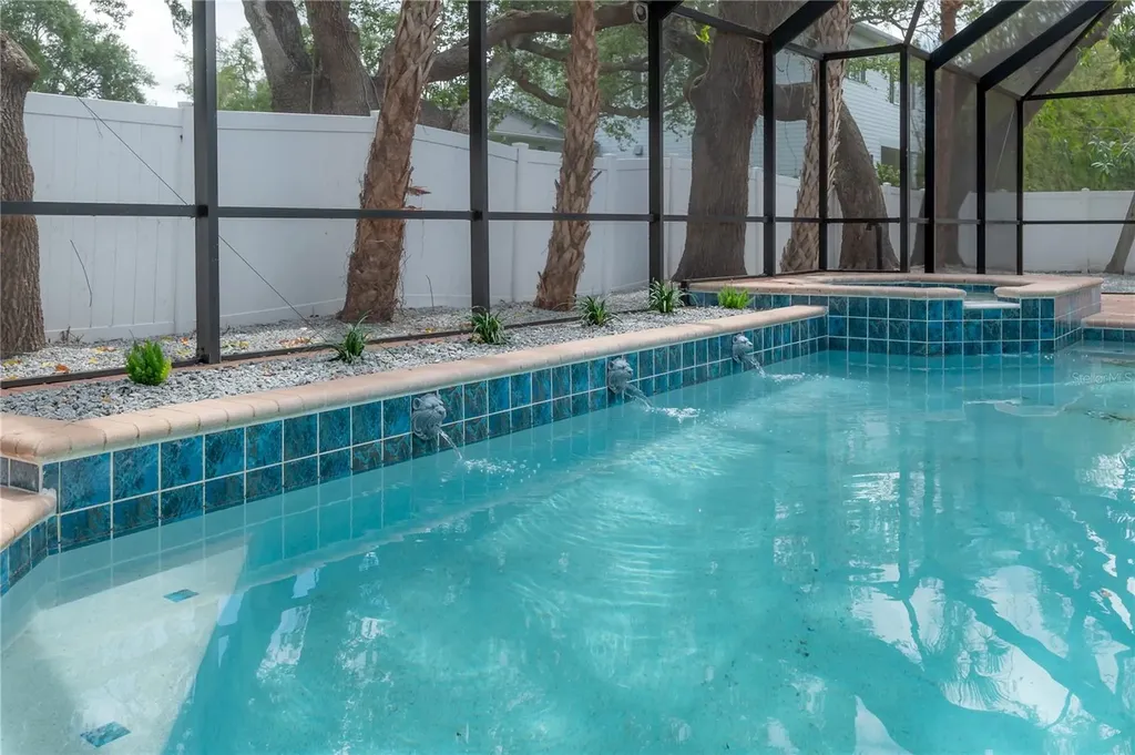 471 W Davis Boulevard Tampa FL 33606