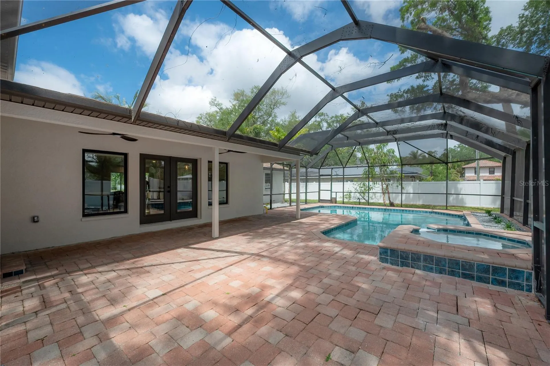471 W Davis Boulevard Tampa FL 33606