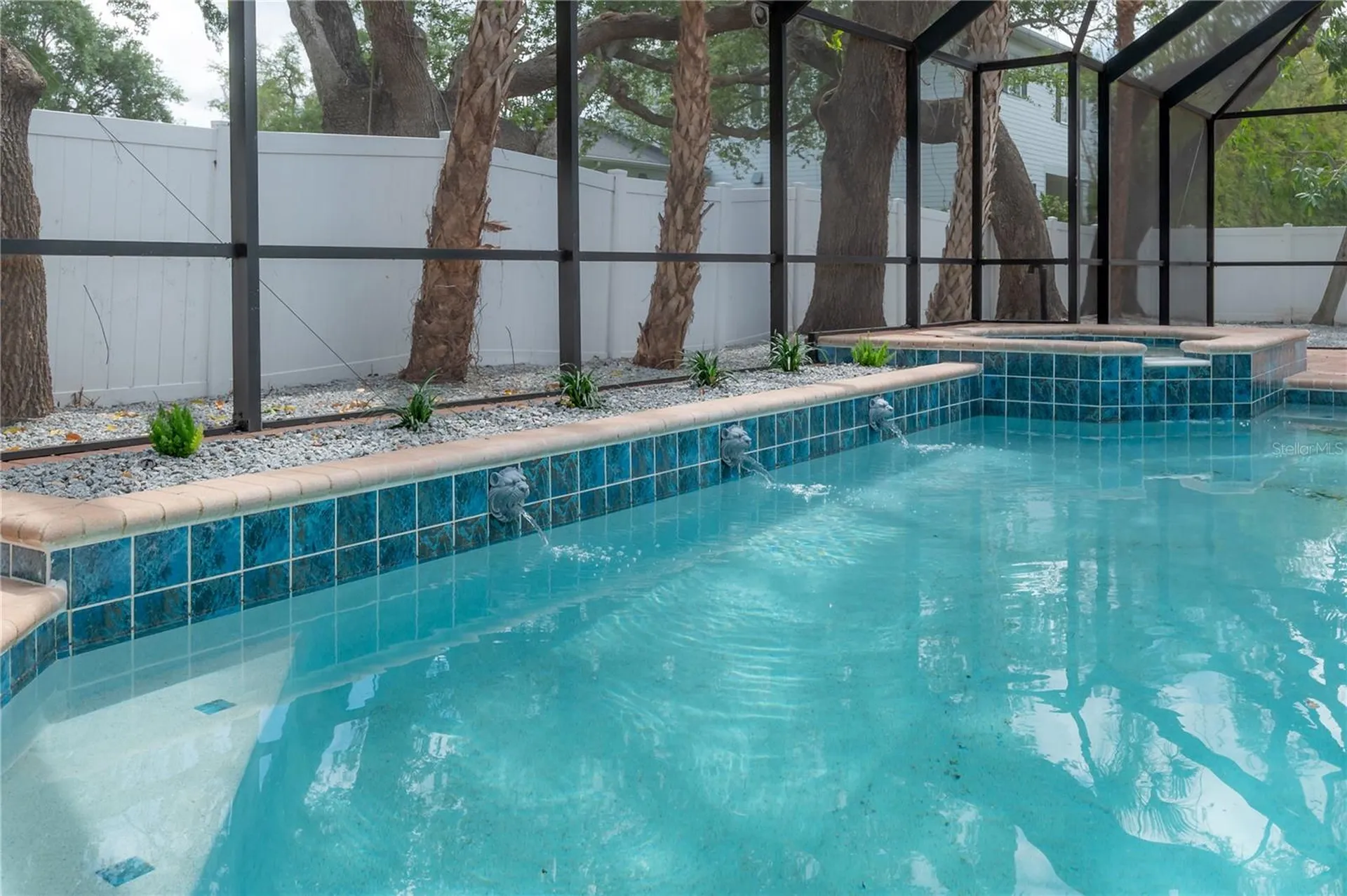 471 W Davis Boulevard Tampa FL 33606