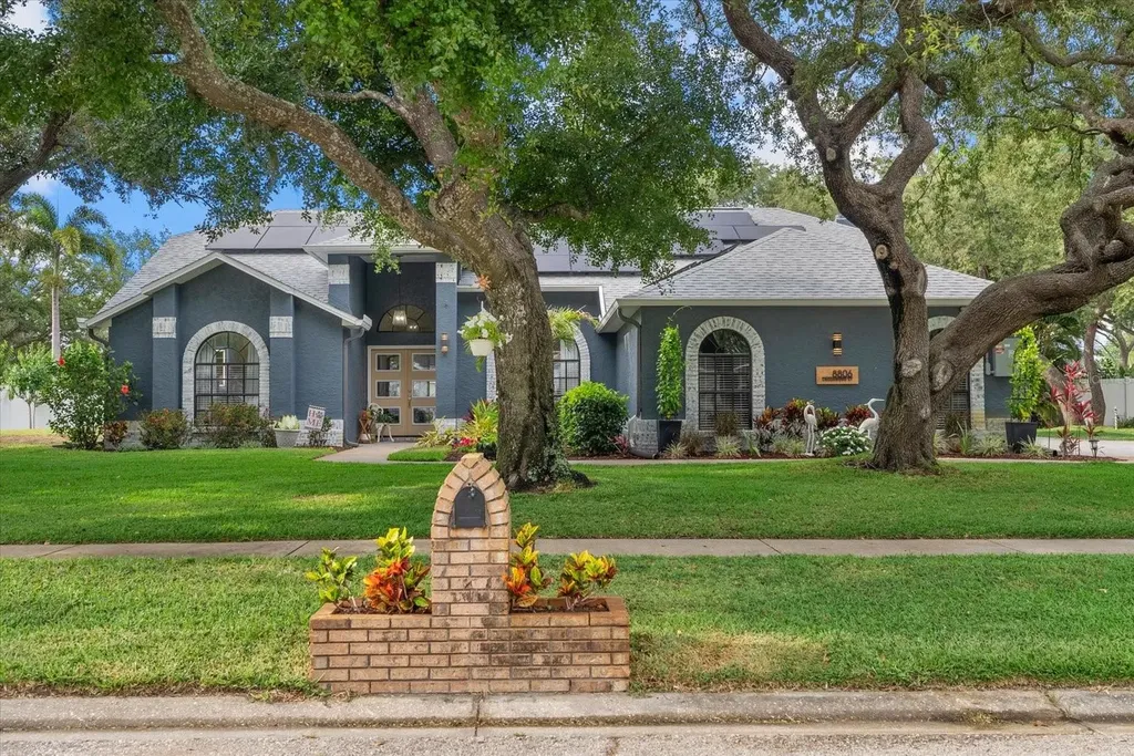 8806 Crosswood Court Riverview FL 33578