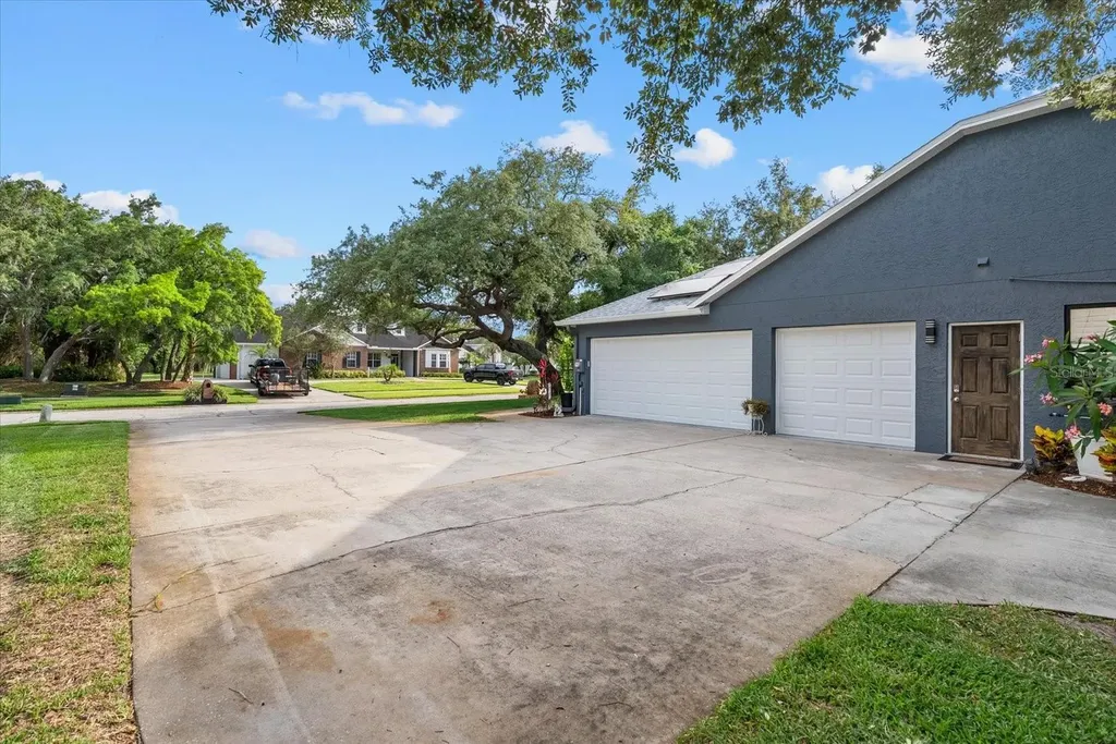 8806 Crosswood Court Riverview FL 33578