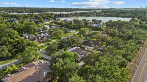 8806 Crosswood Court Riverview FL 33578
