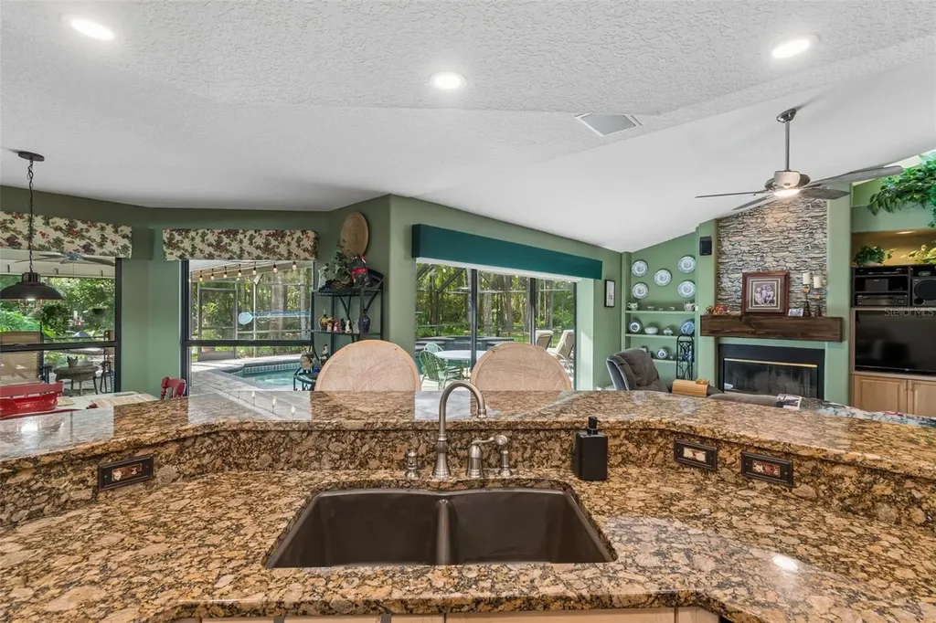 1661 Woodridge Court Lutz FL 33559