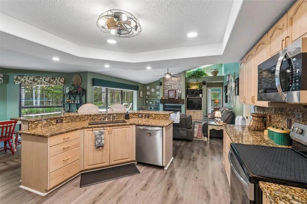 1661 Woodridge Court Lutz FL 33559