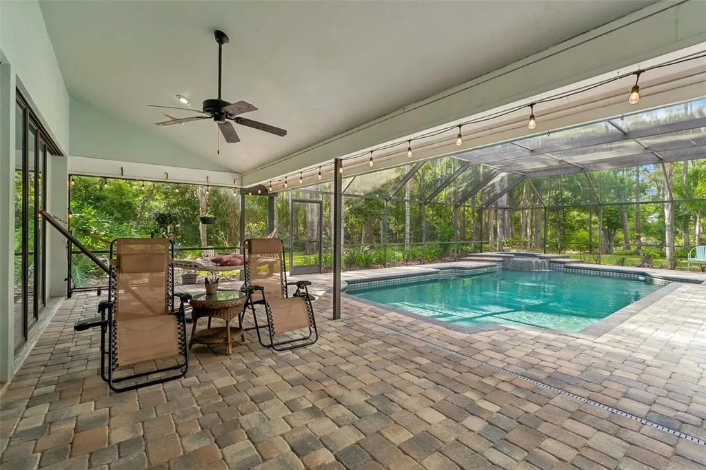 1661 Woodridge Court Lutz FL 33559