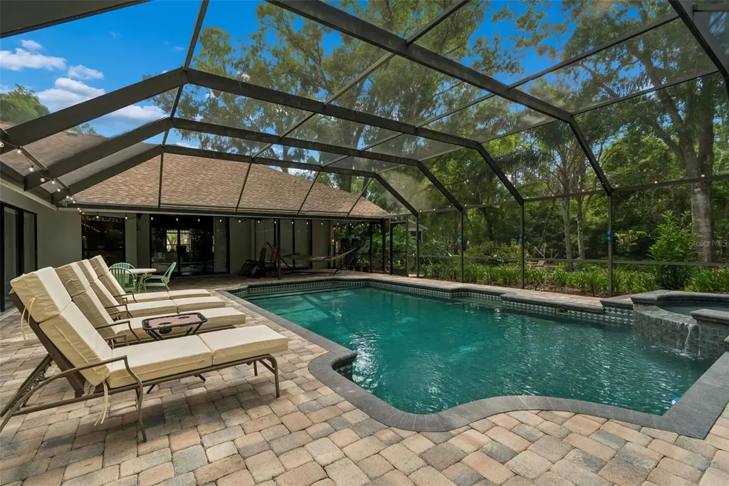 1661 Woodridge Court Lutz FL 33559