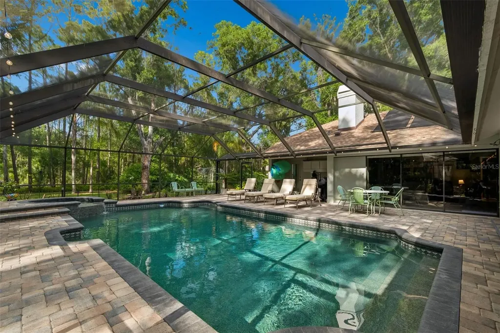 1661 Woodridge Court Lutz FL 33559