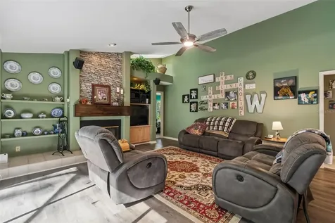 1661 Woodridge Court Lutz FL 33559
