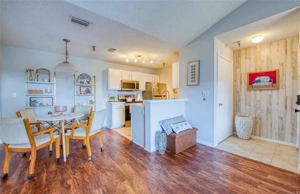 10263 Gandy Boulevard N St Petersburg FL 33702