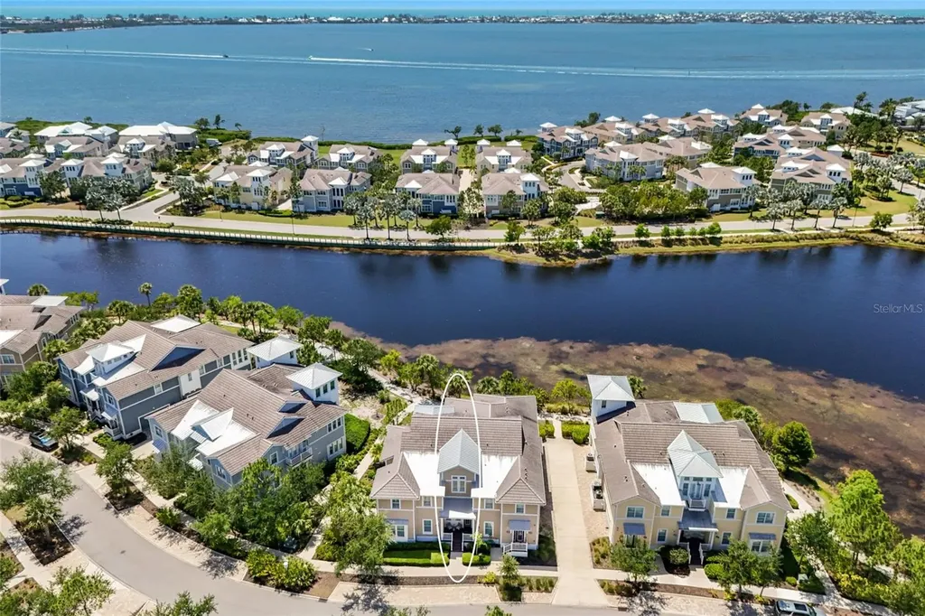 258 Sapphire Lake Drive Bradenton FL 34209