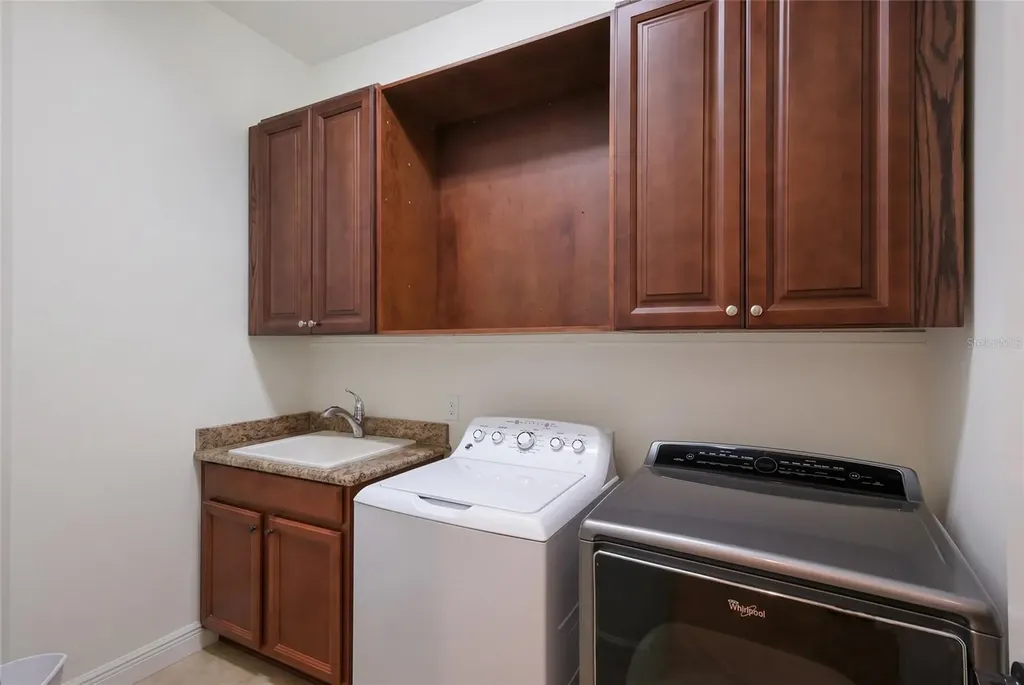 258 Sapphire Lake Drive Bradenton FL 34209