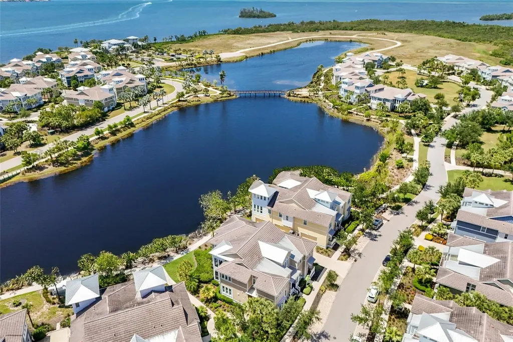 258 Sapphire Lake Drive Bradenton FL 34209