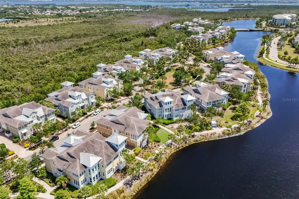 258 Sapphire Lake Drive Bradenton FL 34209