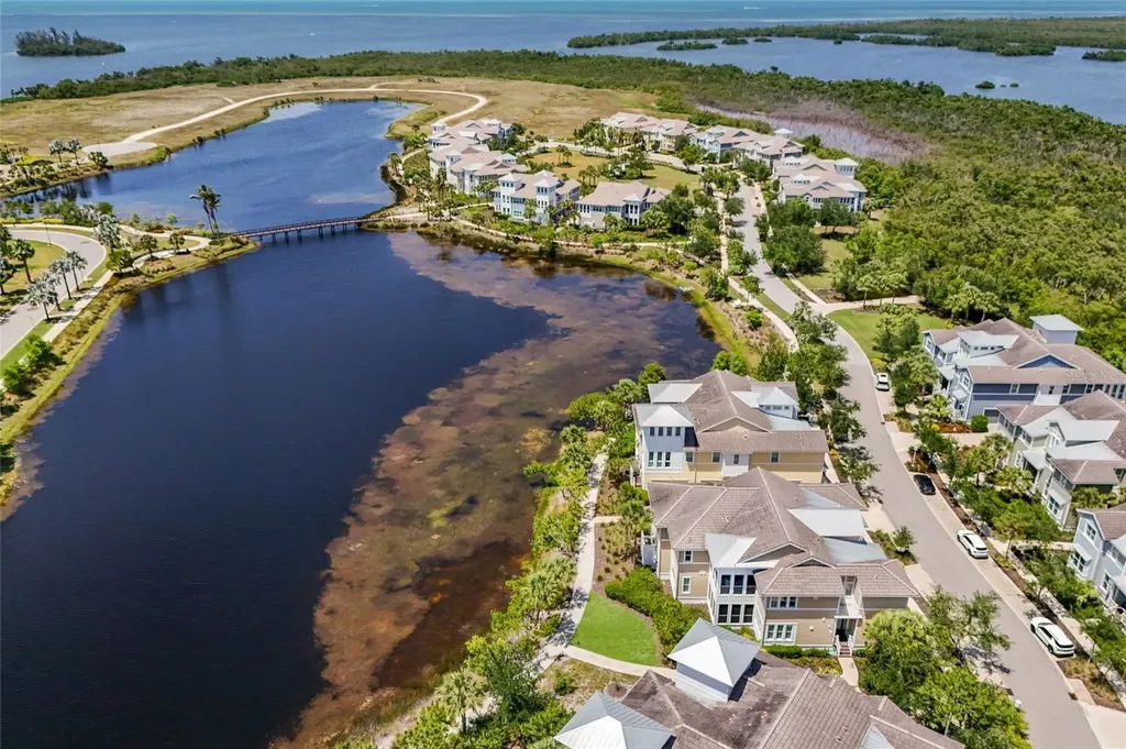 258 Sapphire Lake Drive Bradenton FL 34209