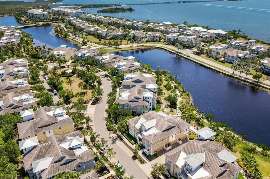 258 Sapphire Lake Drive Bradenton FL 34209