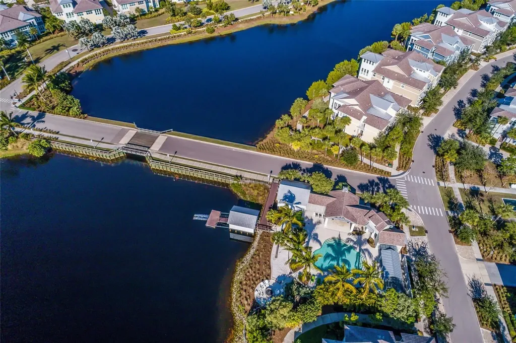 258 Sapphire Lake Drive Bradenton FL 34209