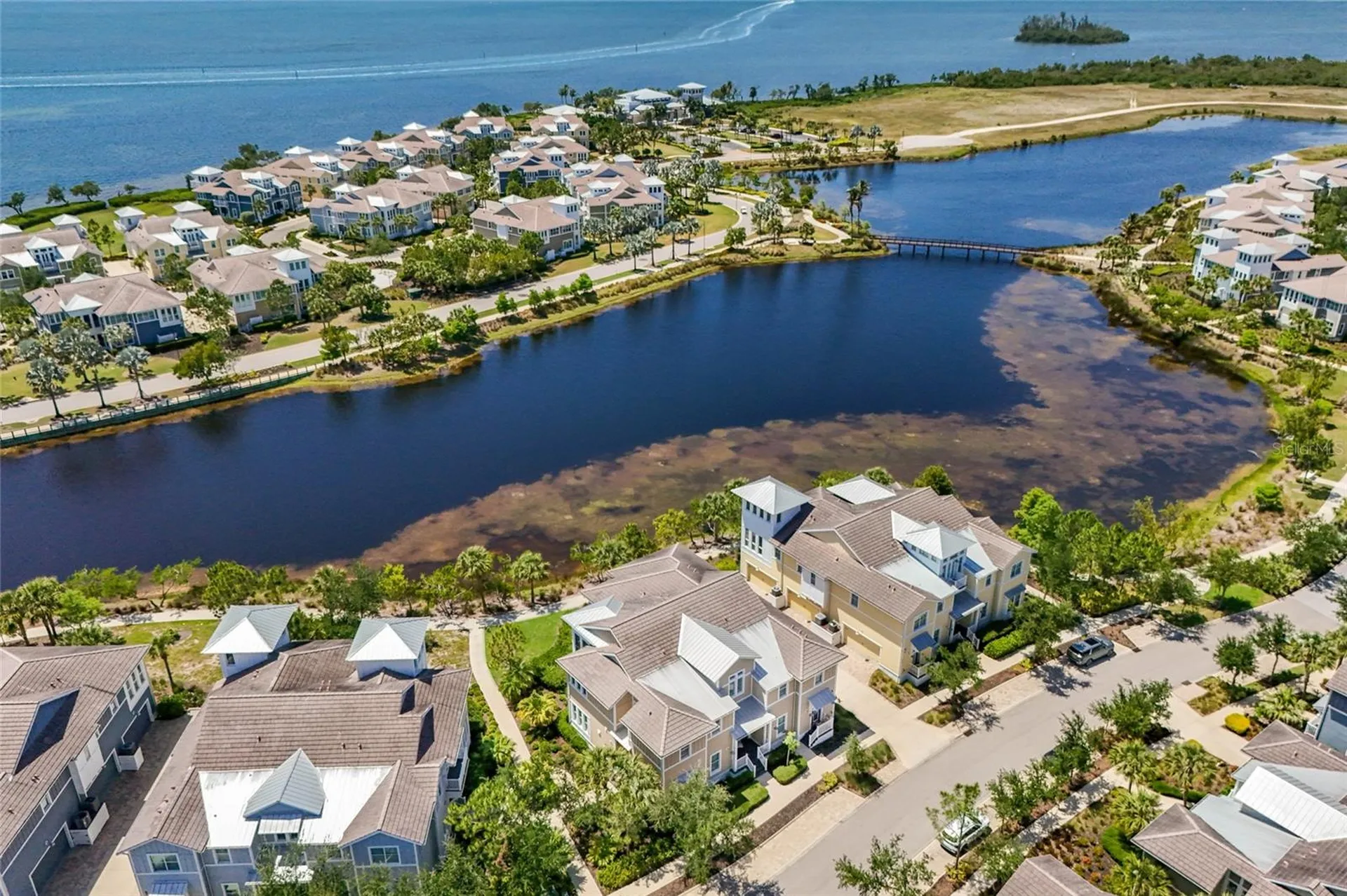 258 Sapphire Lake Drive Bradenton FL 34209