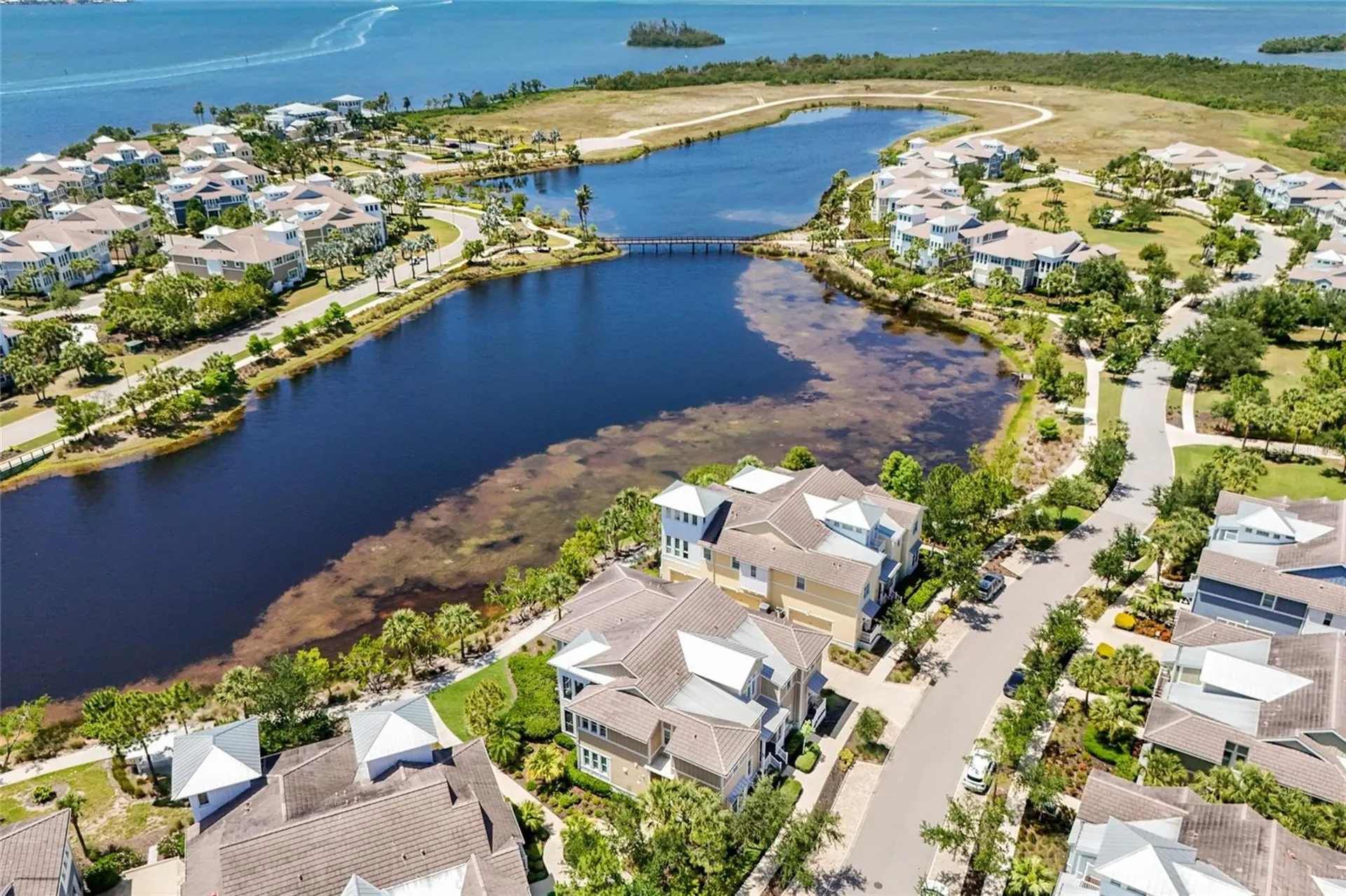 258 Sapphire Lake Drive Bradenton FL 34209