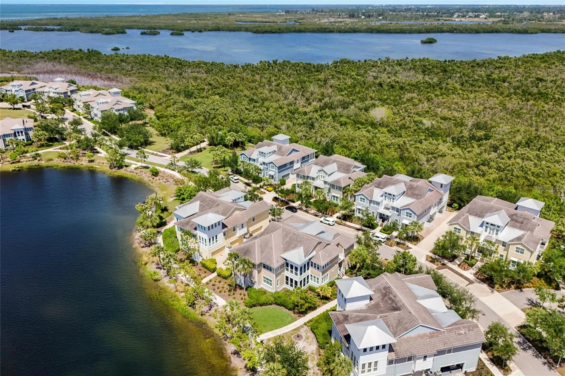 258 Sapphire Lake Drive Bradenton FL 34209