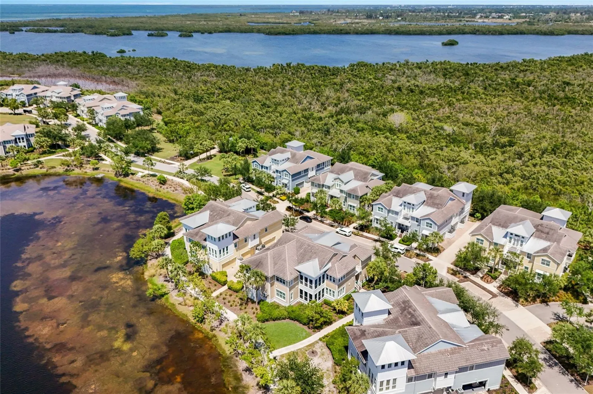 258 Sapphire Lake Drive Bradenton FL 34209