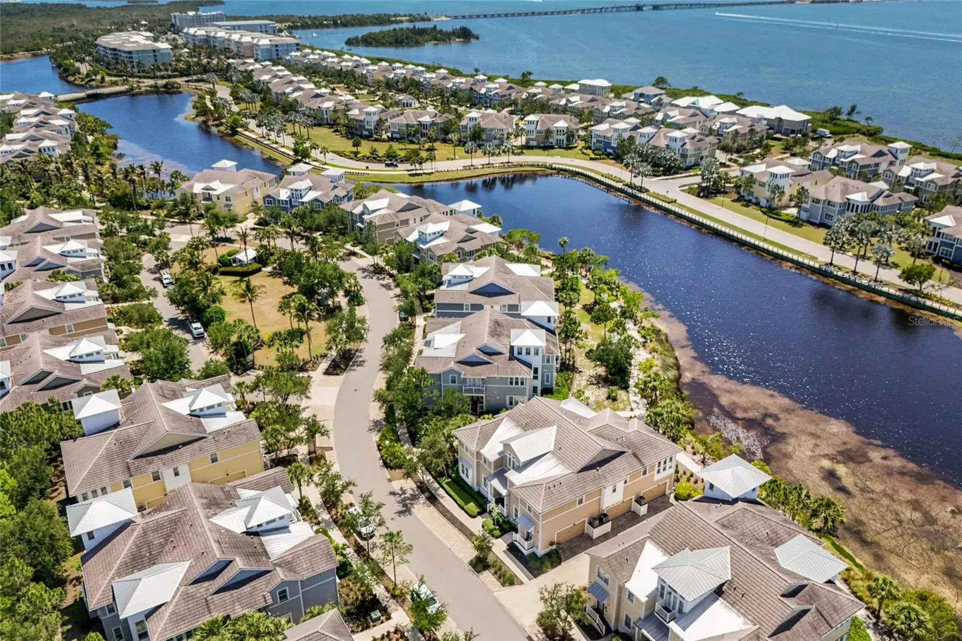 258 Sapphire Lake Drive Bradenton FL 34209