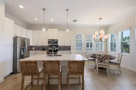 258 Sapphire Lake Drive Bradenton FL 34209