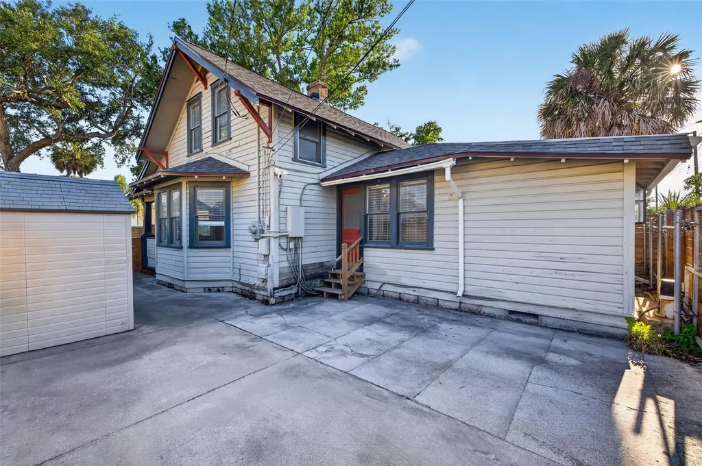2419 Dartmouth Avenue N St Petersburg FL 33713