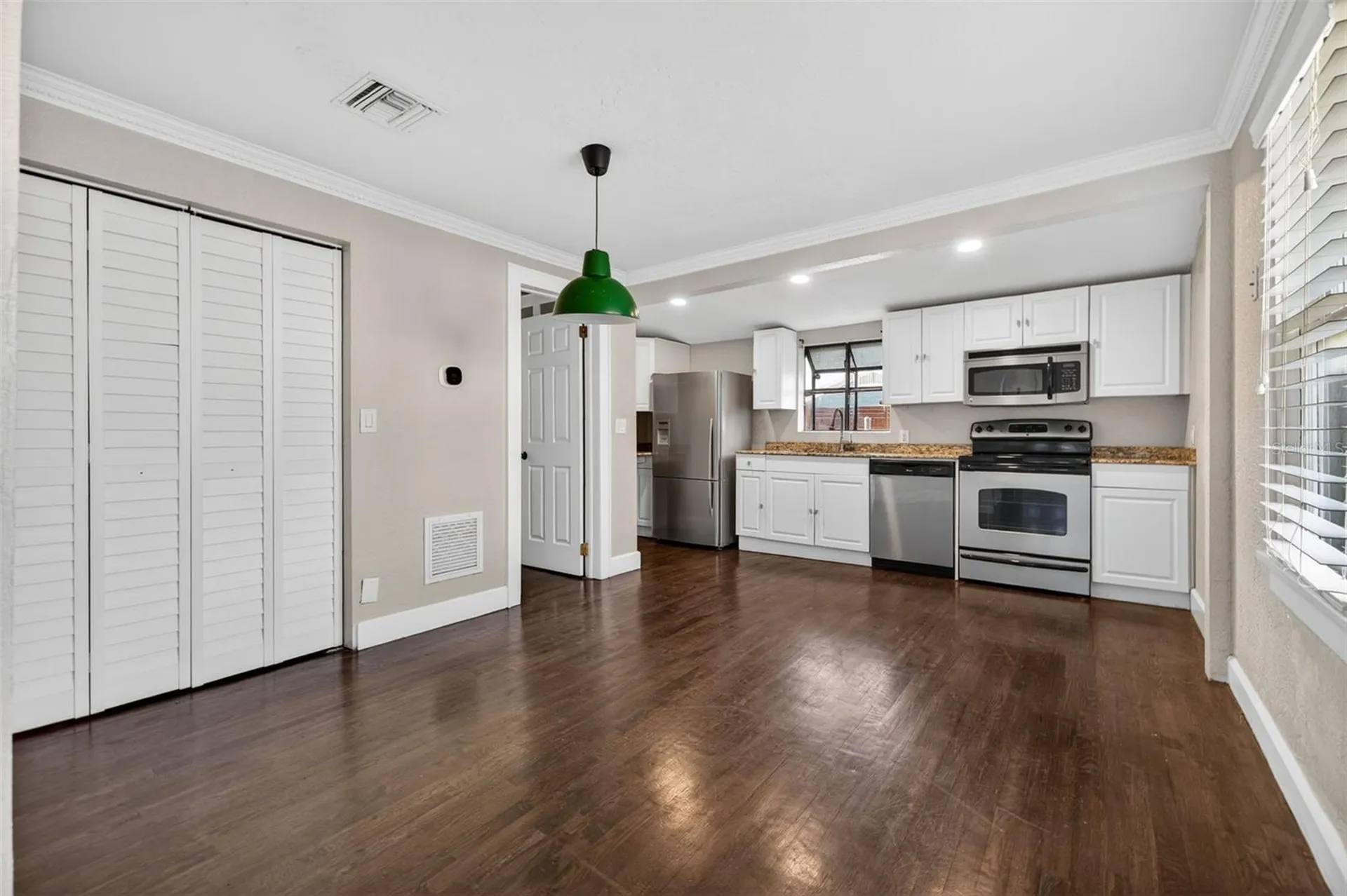 2419 Dartmouth Avenue N St Petersburg FL 33713