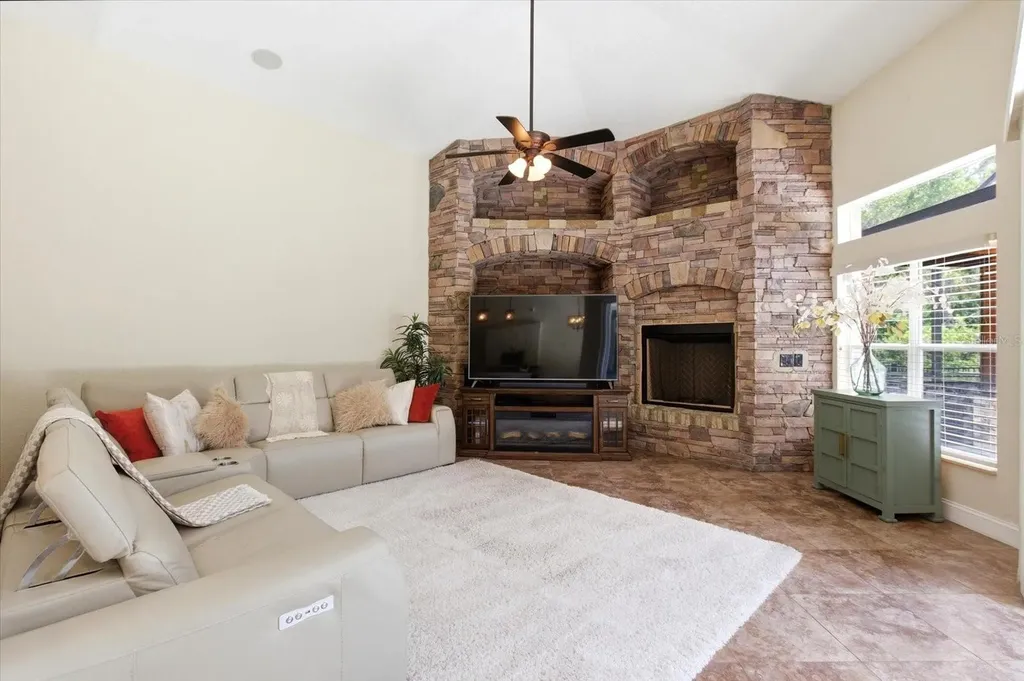 14106 Oakwood Cove Lane Orlando FL 32832