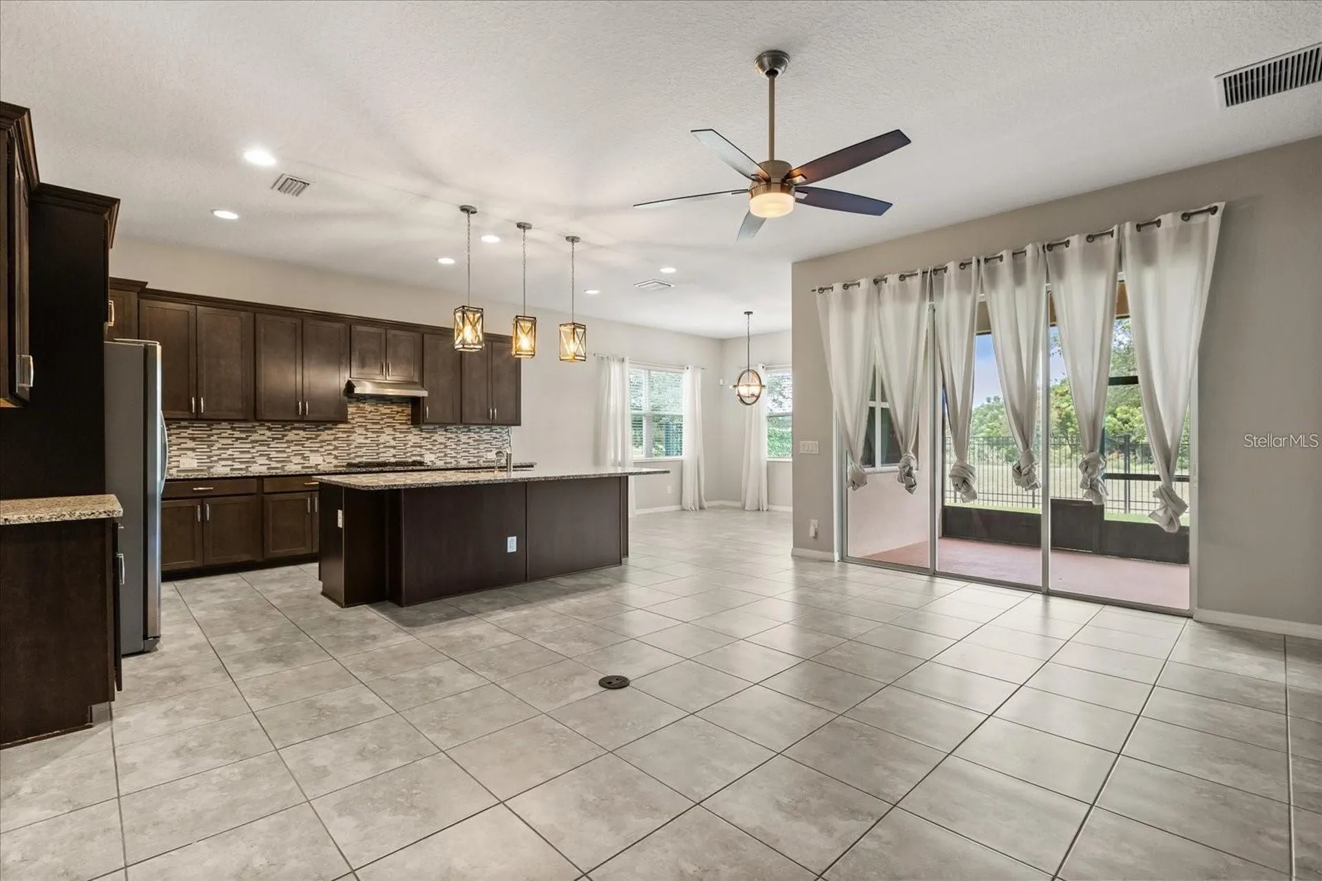 1046 Grand Hilltop Drive Apopka FL 32703
