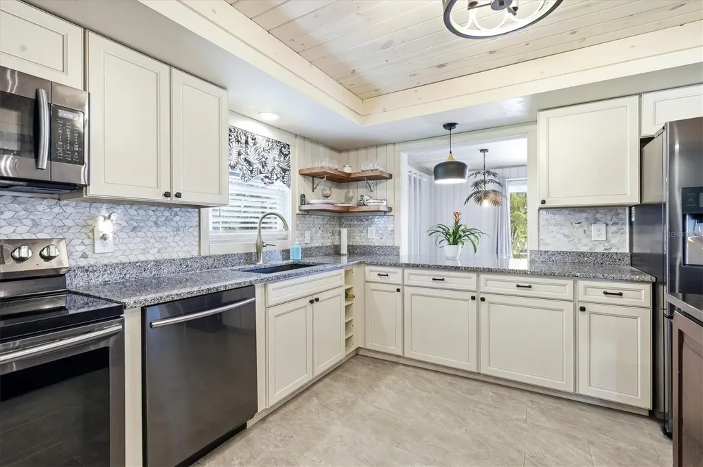 11 Oakland Hills Court Rotonda West FL 33947