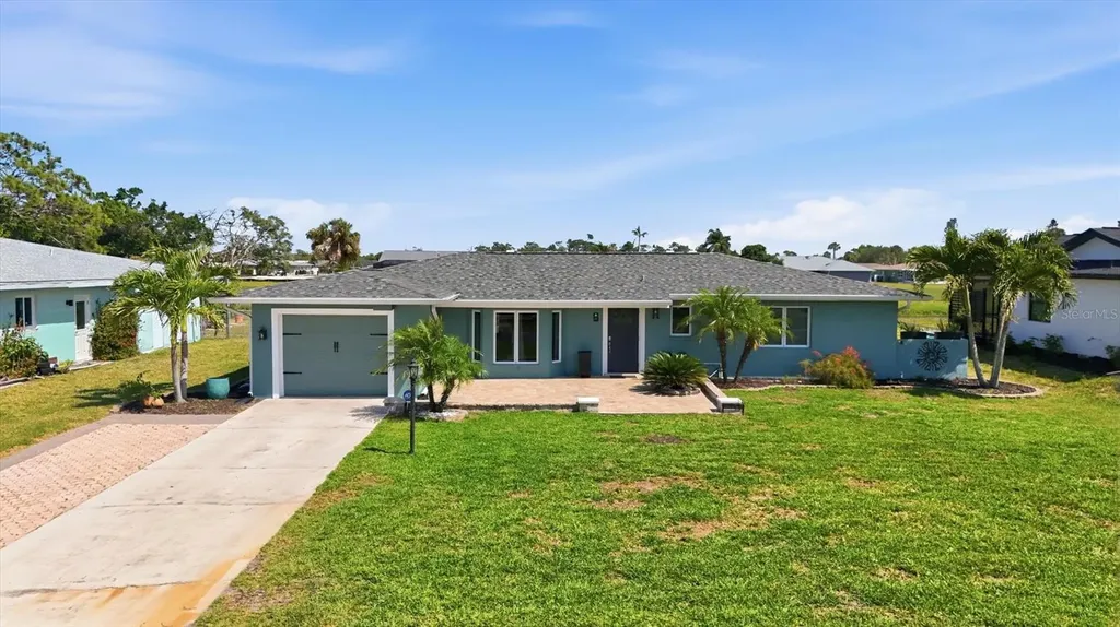 11 Oakland Hills Court Rotonda West FL 33947