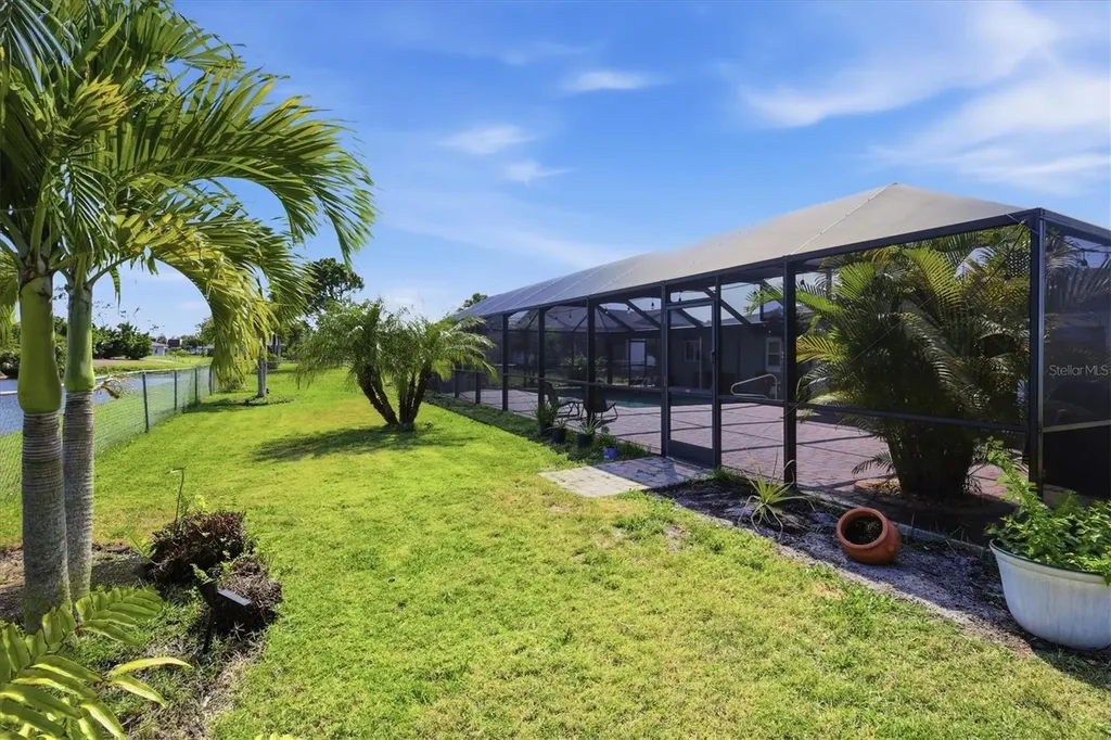 11 Oakland Hills Court Rotonda West FL 33947