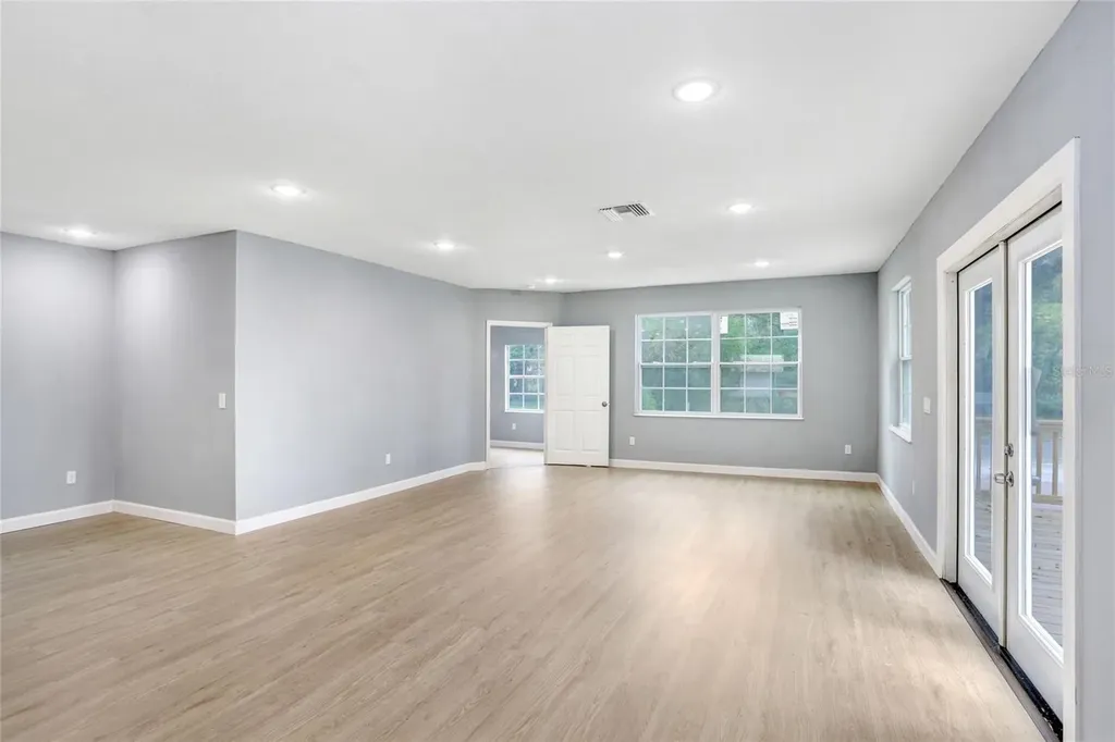 310 S Delaney Avenue Avon Park FL 33825