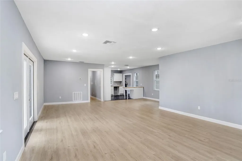 310 S Delaney Avenue Avon Park FL 33825